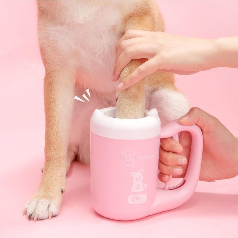 Dog Paw Cleaning Cup – Portable Silicone Paw Washer for Dogs & Cats